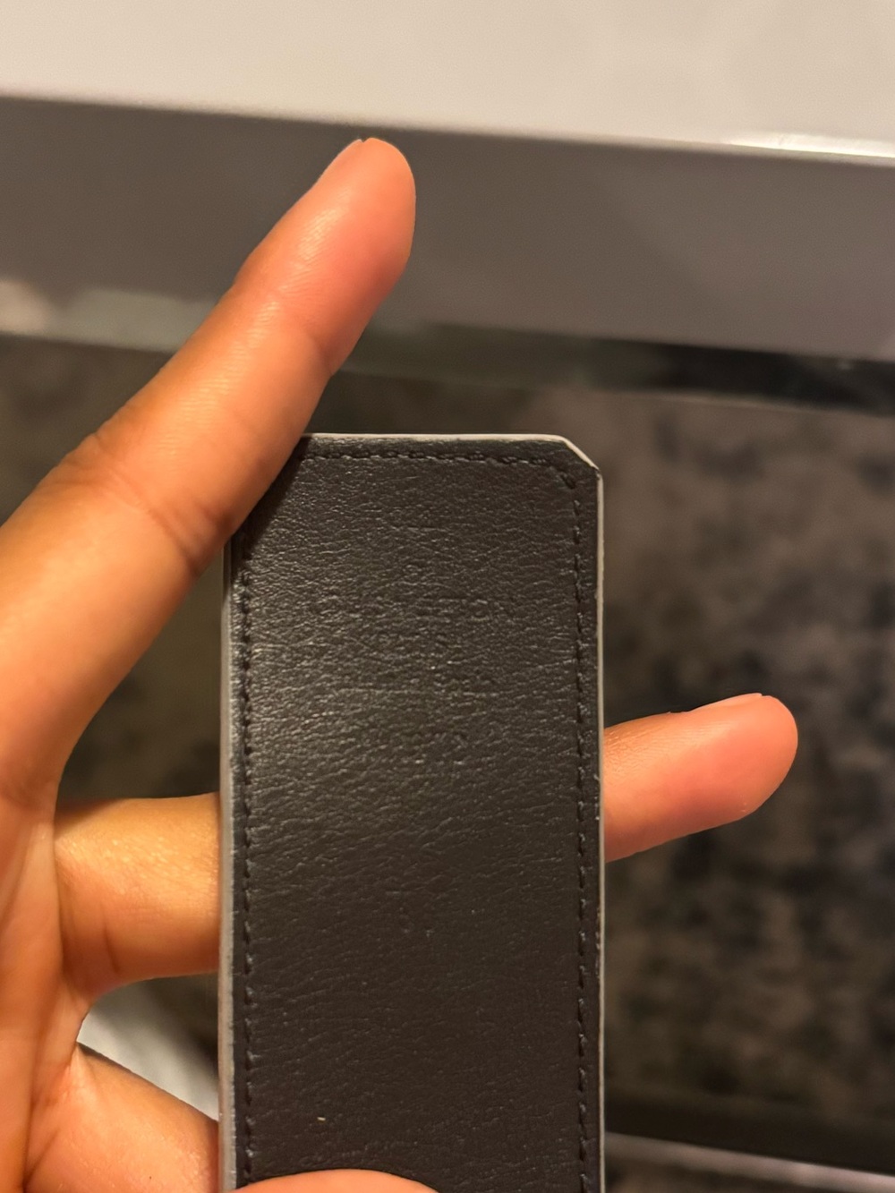 Louis Vuitton Black Leather Men’s Belt Strap - Picture 3 of 3